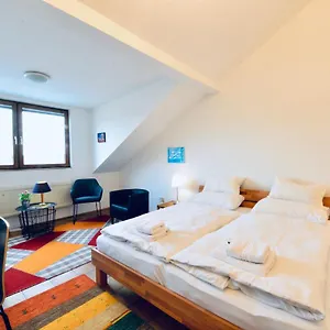  Apartamento Charming Attic Near Messe And Center